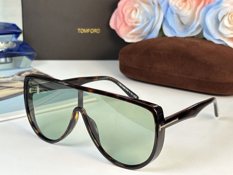 TOM FORD